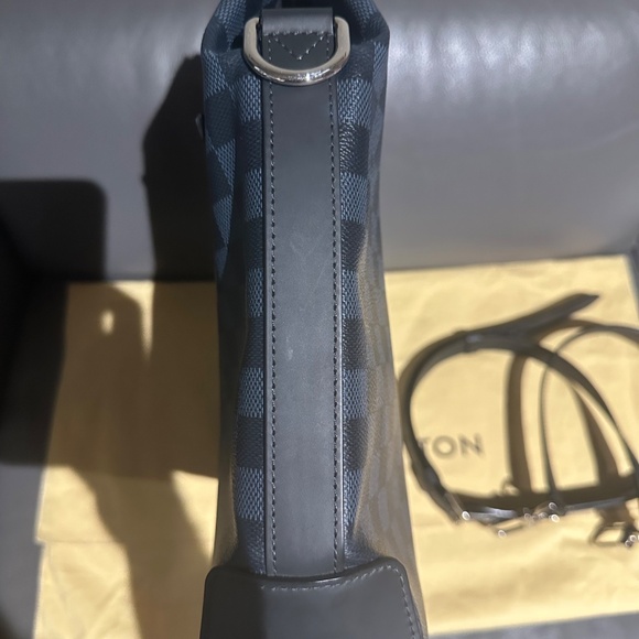 Louis Vuitton bag - Picture 8 of 16